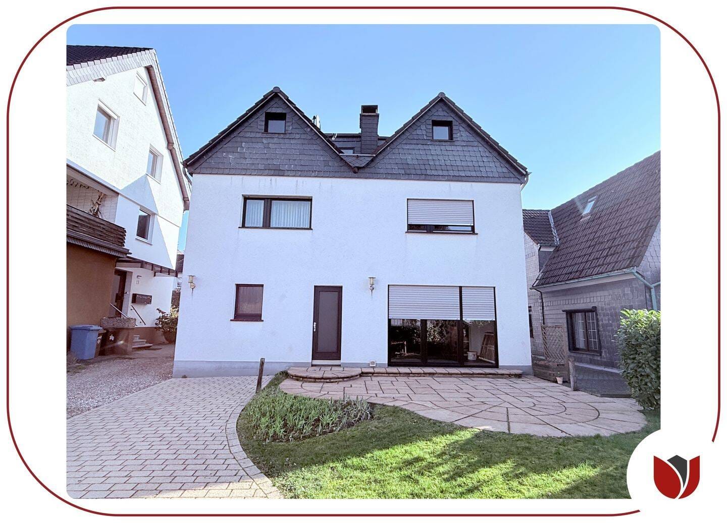 Immobilie in Leichlingen - Rarität im Zentrum von Leichlingen: Freistehendes EFH, teilsaniert, mit Einliegerwohnung, Garten, 2 PKW-Stellplätzen, Ausbaureserven vorhanden - Bild 2