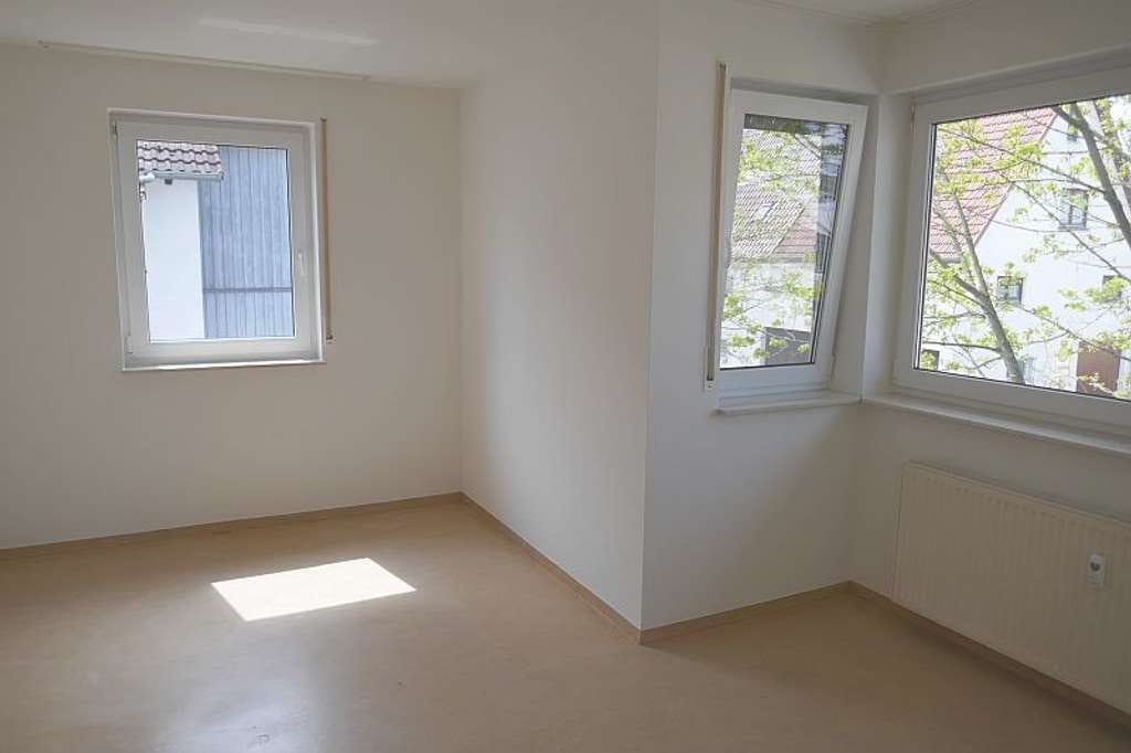 Immobilie in Urbach - URBACH - KAPITALANLAGE-WOHNEN AM SCHLOSSPARK-SCHÖNE SENIOREN WHG. MIT AUFZUG U. BALKON - Bild 1