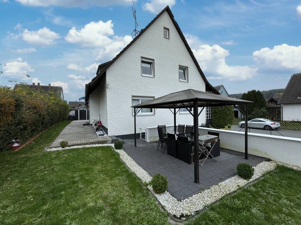 Immobilie in Heinersreuth - Großzügiges Ein- bis Zweifamilienhaus mit Garage und Garten! - Bild 2