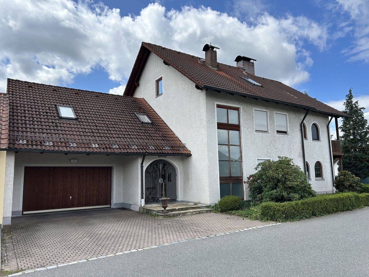 Immobilie in Weiherhammer - Zweifamilienhaus mit Einliegerwohnung, Flair, Charme und vielen Extras - ein Zuhause zum Aufblühen! - Bild 1