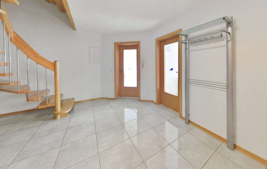 Immobilie in Elzach - Modernes Wohnen auf 3 Etagen - 6-Zimmer Maisonette Wohnung mit Balkon und Garage in 79215 Elzach - Bild 5
