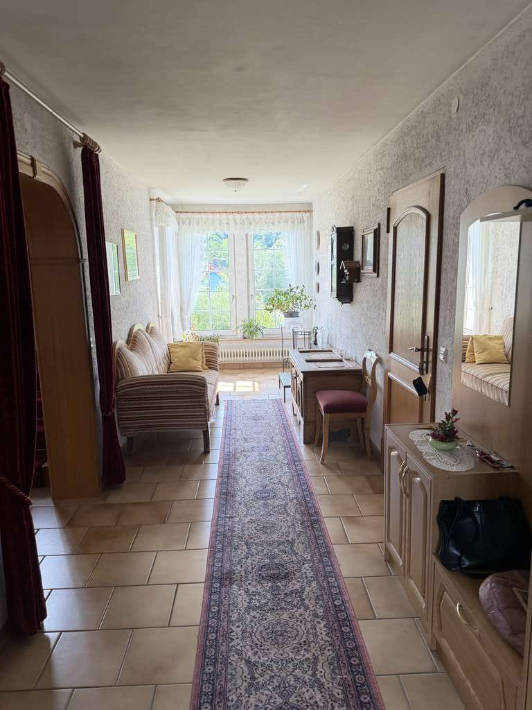 Immobilie in Spangenberg -     Ruhig gelegenes Einfamilienhaus mit großem Grundstück und Garage - Bild 3