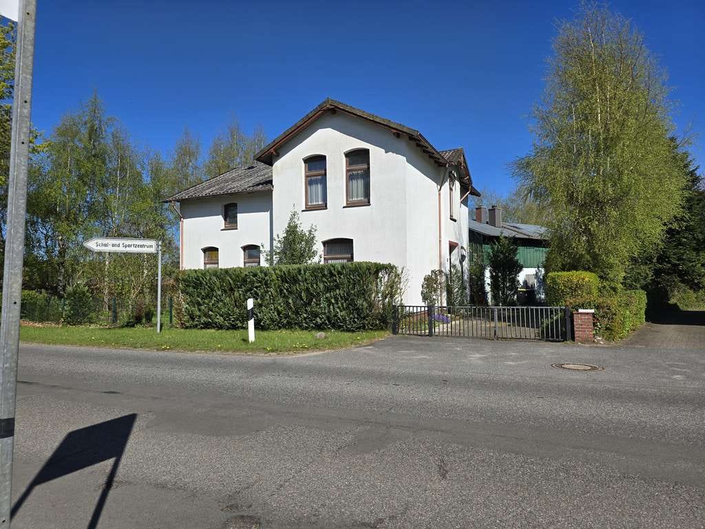 Immobilie in Borgdorf-Seedorf - Charmantes Haus mit viel Potenzial – ideal für Familien und Handwerker - Bild 1