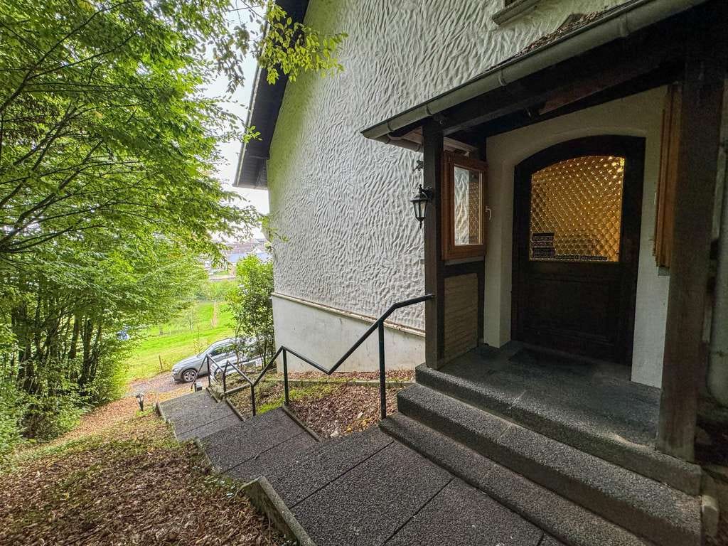 Immobilie in Roes - Einfamilienhaus in idyllischer Waldrandlage – viel Platz für die Familie - Bild 3