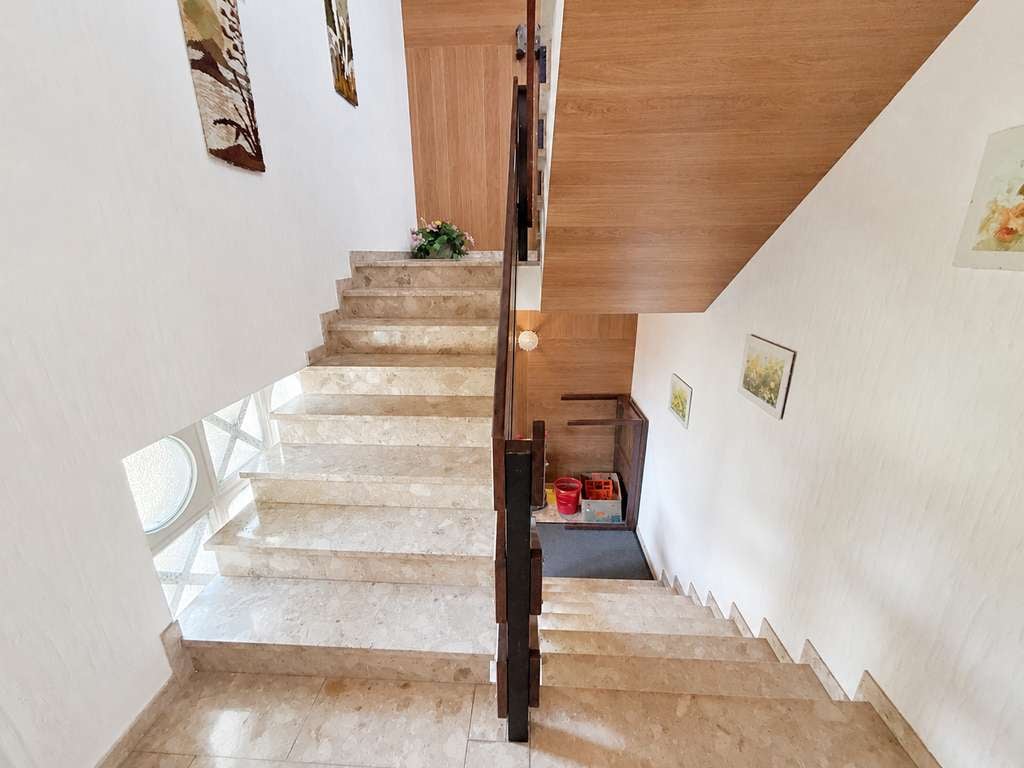 Immobilie in Baunatal - Großzügiges Wohnhaus mit 1.246 m² Grundstück direkt am Baunsberg - Bild 1