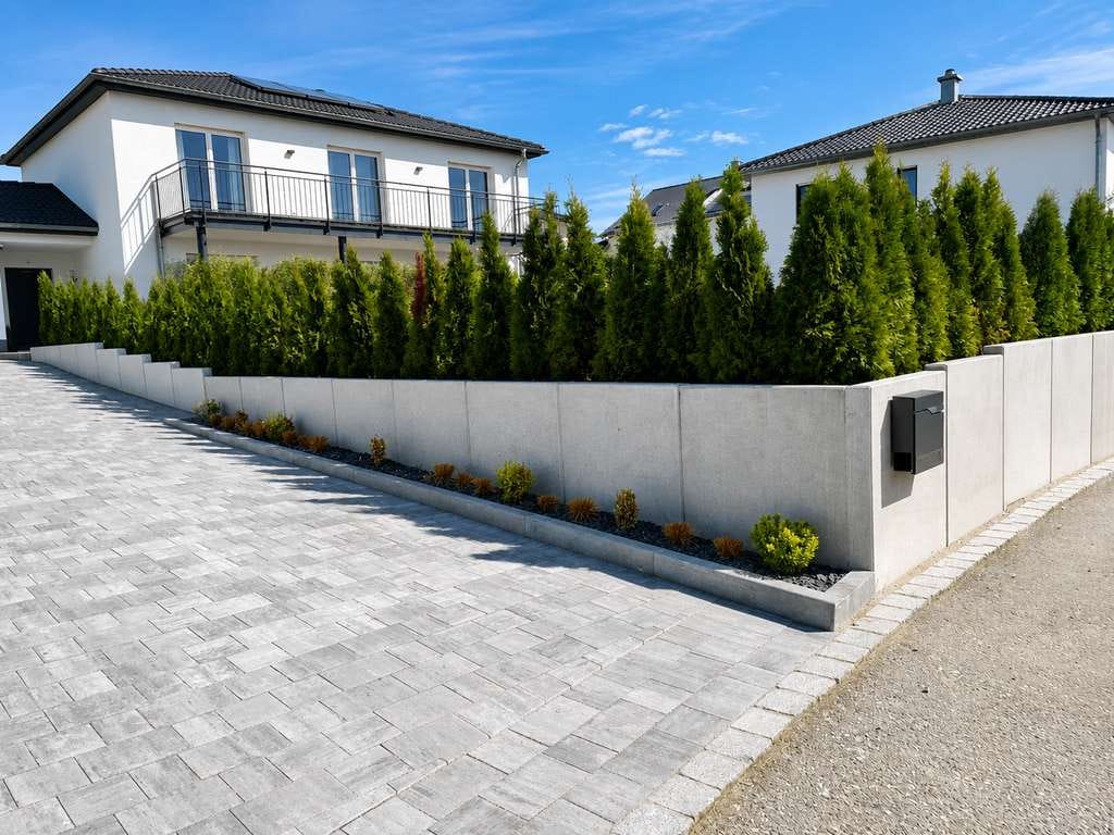 Immobilie in Monheim - Exklusives Einfamilienhaus mit Süd- und Nordgarten, Keller und Doppelgarage - Bild 3