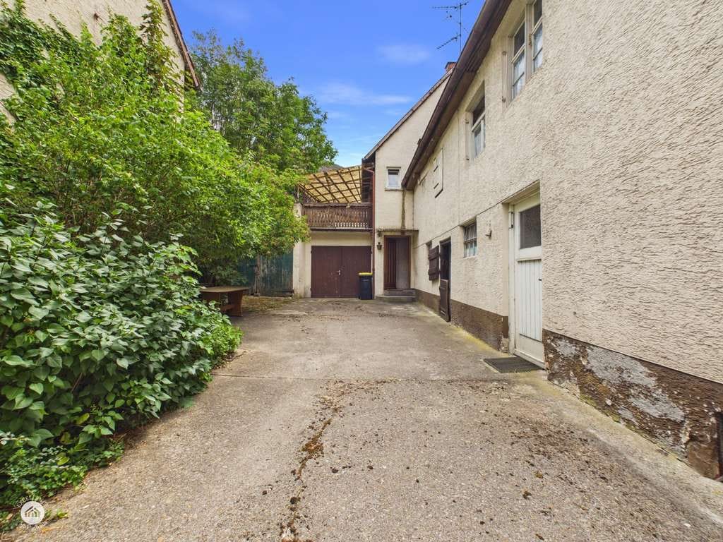 Immobilie in Leipheim - *** Bieterverfahren*** Zentrale Lage, zwei Häuser, zahlreiche Möglichkeiten - Bild 4
