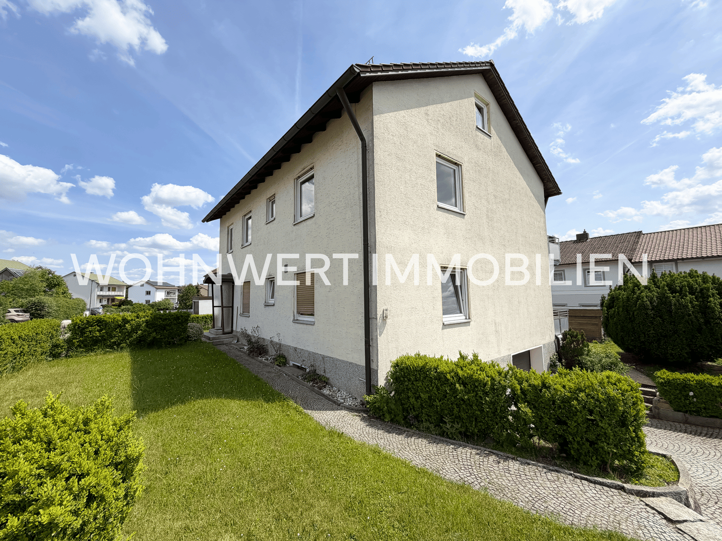 Immobilie in Ebermannsdorf - Eigennutzung oder Kapitalanlage: Teilvermietetes Zweifamilienhaus in Ebermannsdorf! - Bild 0