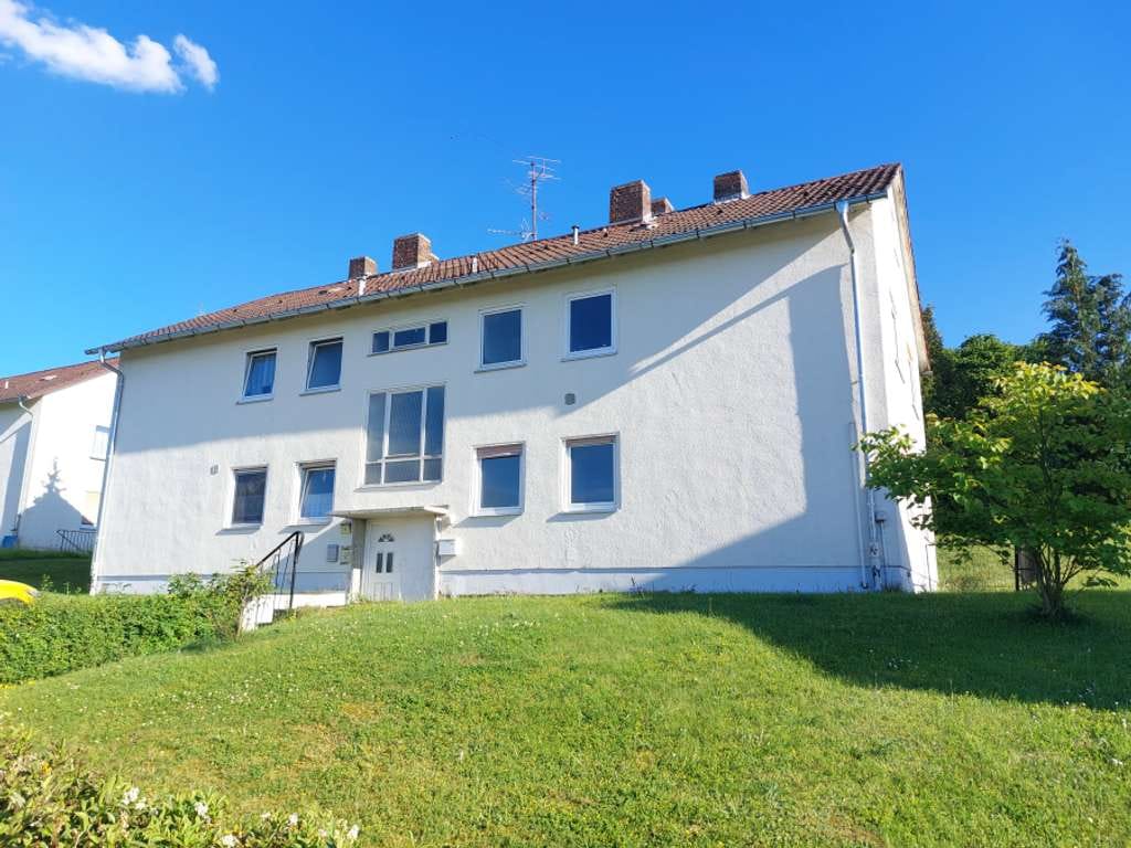 Immobilie in Sontra - Sontra: In 2026 renovierte 3-Zimmer-Wohnung, Hochparterre, Balkon mit Gartenausgang - Bild 0
