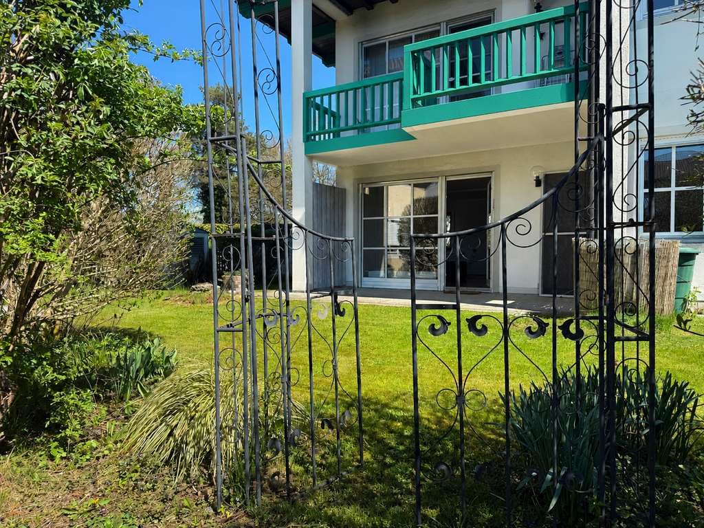 Immobilie in Eggstätt - Ein Platz an der Sonne – stilvolle 2-Zimmer-Gartenwohnung im 7-Seen-Gebiet nahe Chiemsee - Bild 0