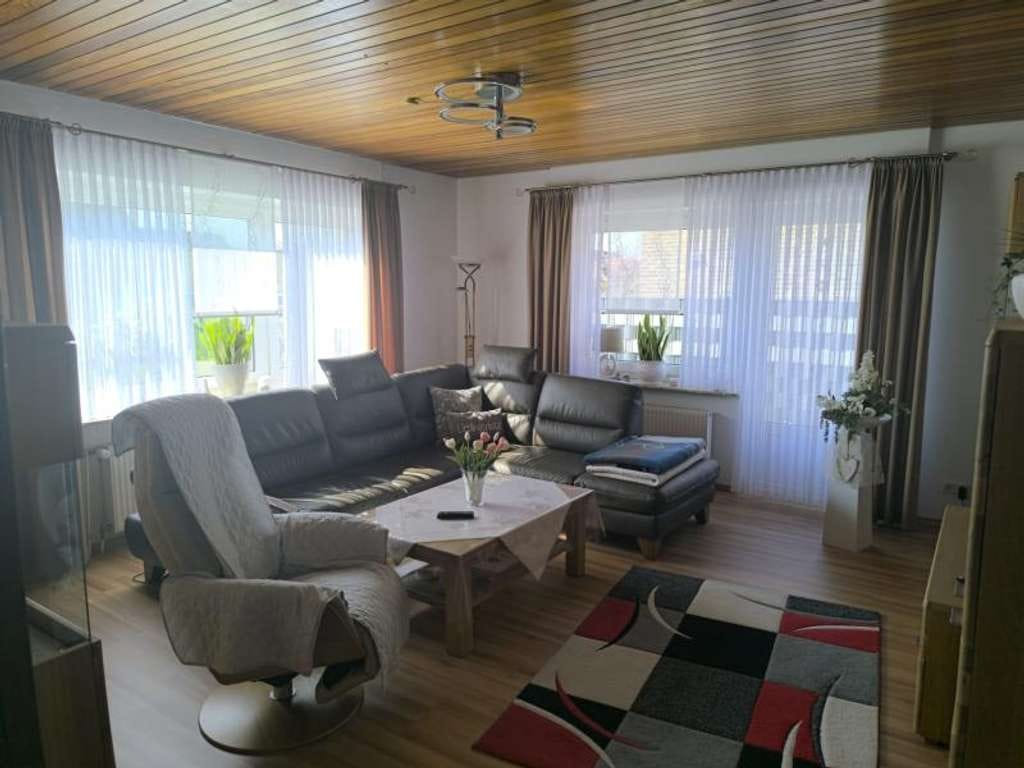 Immobilie in Jemgum - Wunderschönes Einfamilienhaus mit großem Garten, Hof mit Einfahrt und Garage - Bild 4
