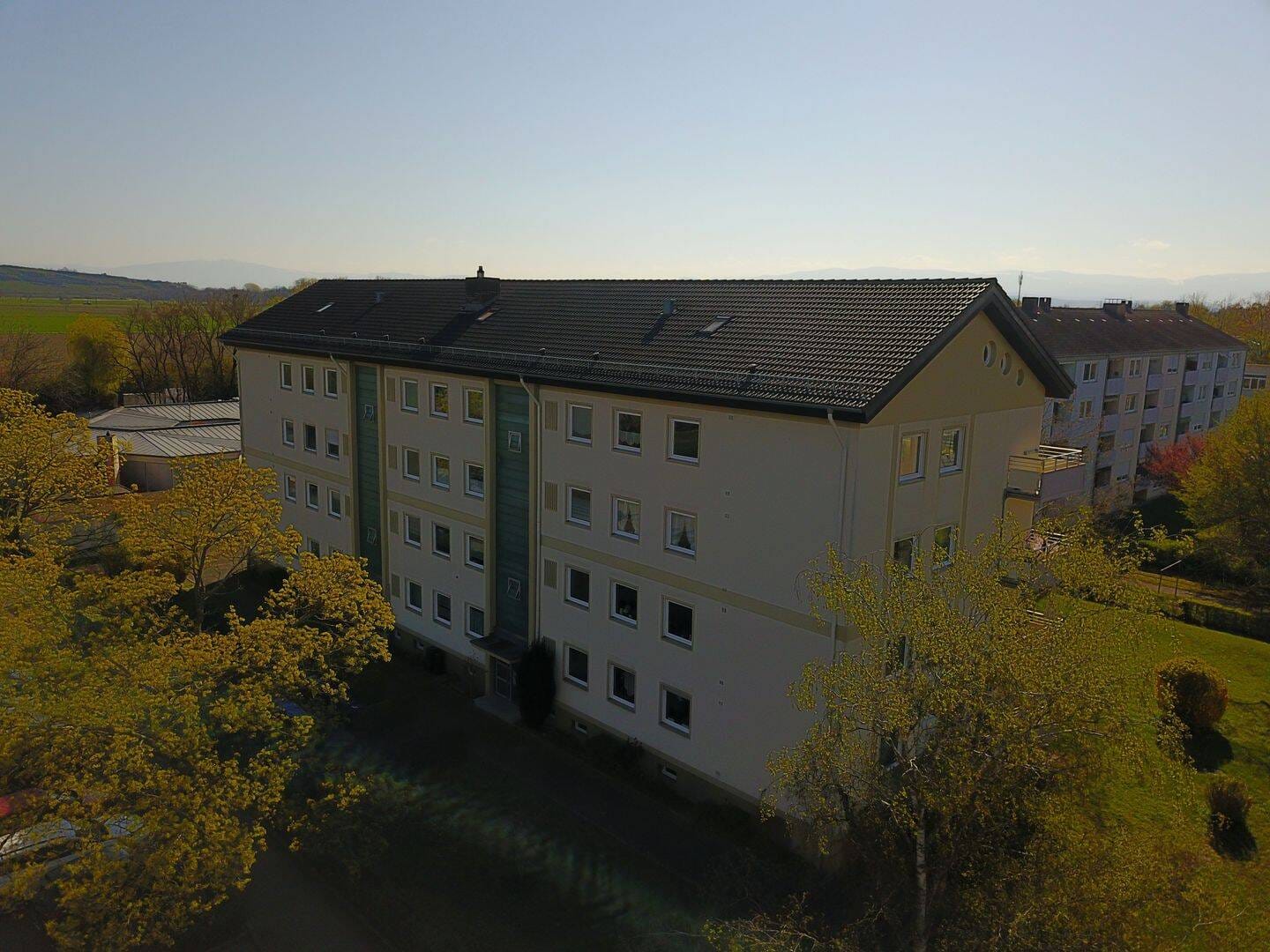 Immobilie in Breisach am Rhein - 3,5 Zimmer Wohnung mit Südbalkon und Garage - Bild 4