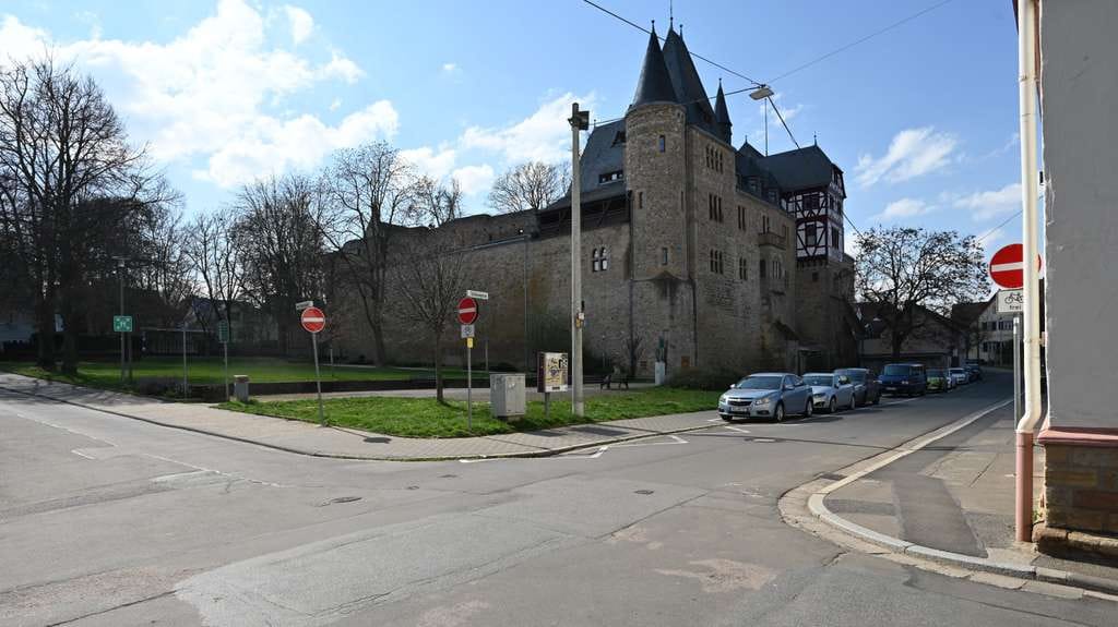 Immobilie in Alzey - **PROVISIONSFREI** Dreifamilienhaus in bester Stadtlage mit Potential - Bild 1