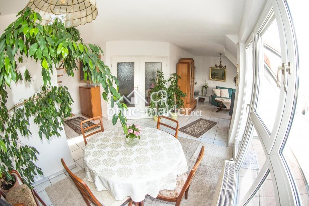 Immobilie in Henfenfeld - PROVISIONSFREI - Luxuriöse 3-Zi. Wohnung bei Hersbruck, 2 Balkone, EBK, Kamin, Panorama, Carport - Bild 0