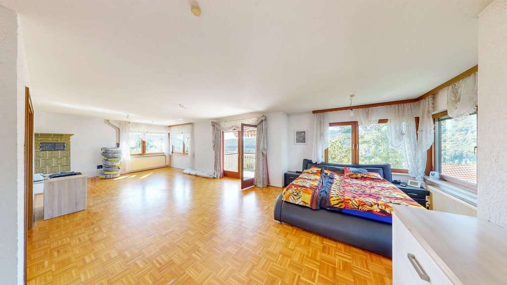 Immobilie in Gemünden am Main - Wohnen mit Weitblick: Familienhaus im Grünen mit Blick ins Maintal - Bild 4