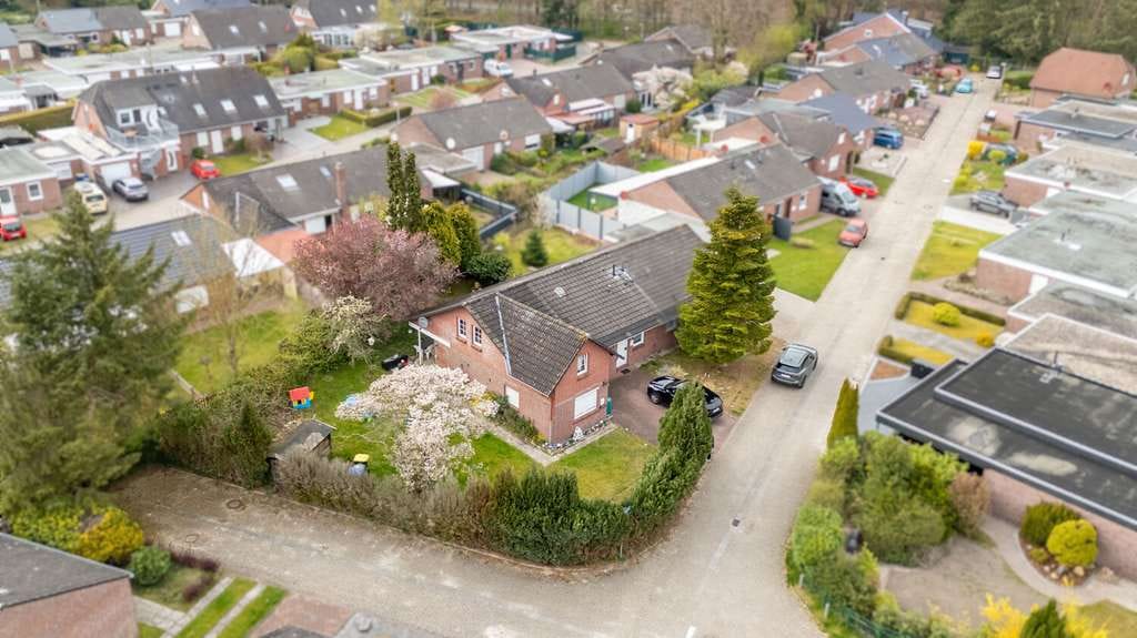 Immobilie in Berumbur - Zweifamilienhaus auf Eckgrundstück mit viel Potenzial in ruhiger Lage am Kiessee - Bild 0