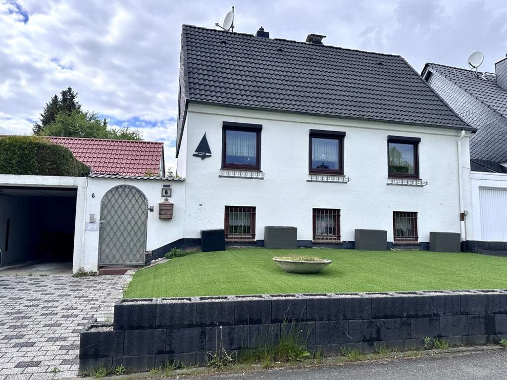 Immobilie in Reinfeld - Attraktives Einfamilienhaus mit Garage - Bild 0