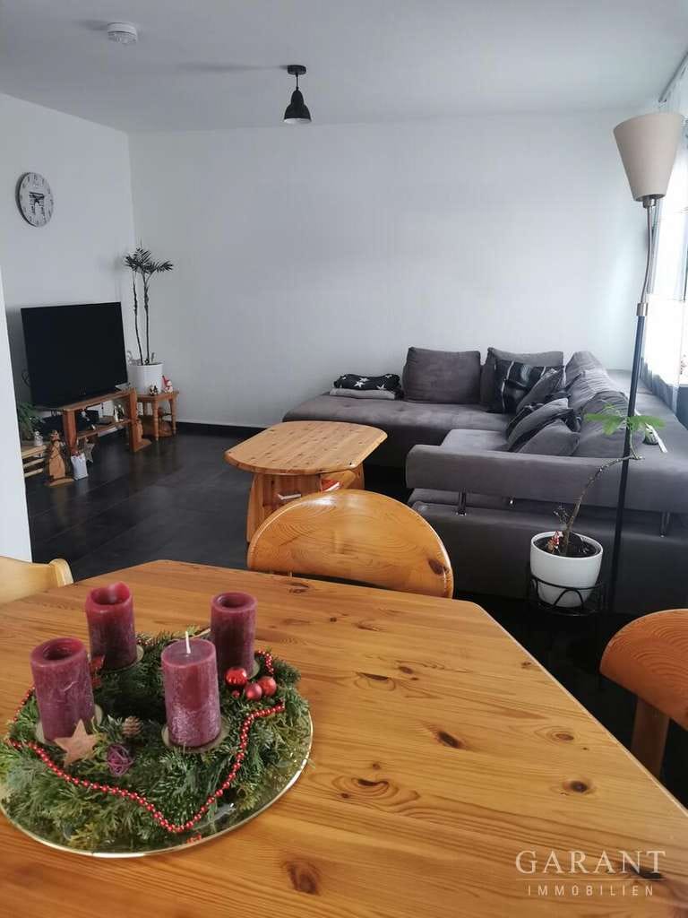 Immobilie in Berglen - Ländliche 4-Zimmer-Erdgeschoss-Wohnung mit Terrasse, Balkon und Weitblick - Bild 0