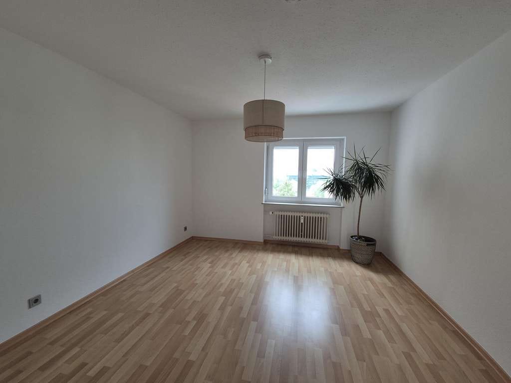 Immobilie in Oberursel - Traumhafter Weitblick: Gepflegte 3-Zimmer-Wohnung mit Balkon in Oberursel - Bild 2
