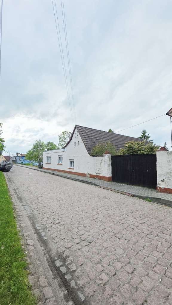 Immobilie in Südliches Anhalt - Einfamilienhaus im Grünen - sanierungsbedürftig, aber lohnenswert - Bild 0