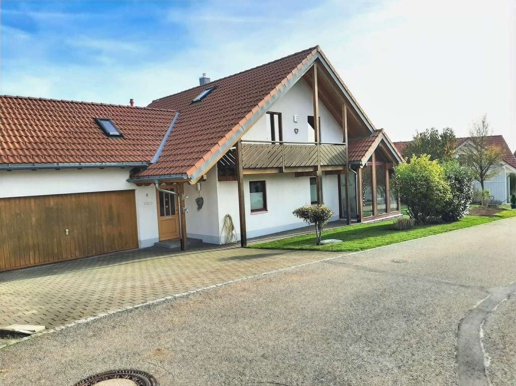 Immobilie in Höchenschwand - Schönes Einfamilienhaus aus gesundheitlichen Gründen in Höchenschwand- Attlisberg zu verkaufen! - Bild 1