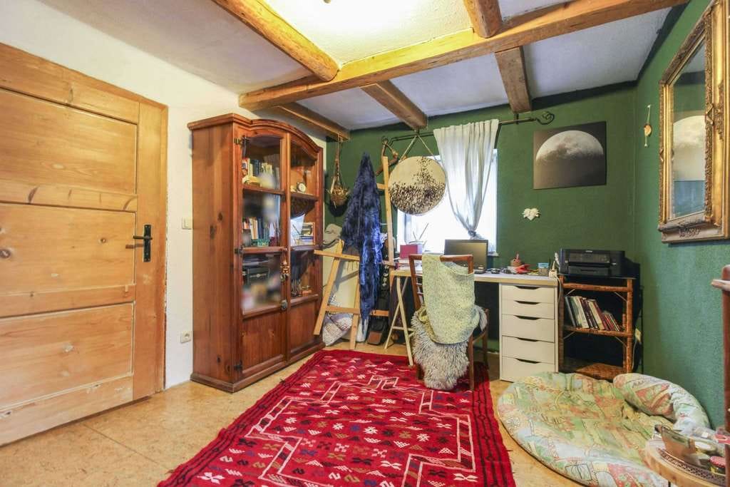 Immobilie in Hiltenfingen - Gemütliches Wohnen: EFH mit Garten , inkl. Gewerbeeinheit - Bild 4
