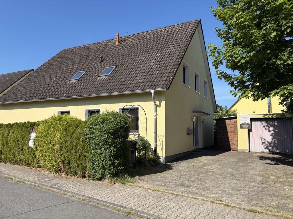 Immobilie in Erzhausen - Zuhause mit Zukunft . Gepflegtes Zweifamilienhaus mit vielen Möglichkeiten: 6-8 Zimmer - Bild 1