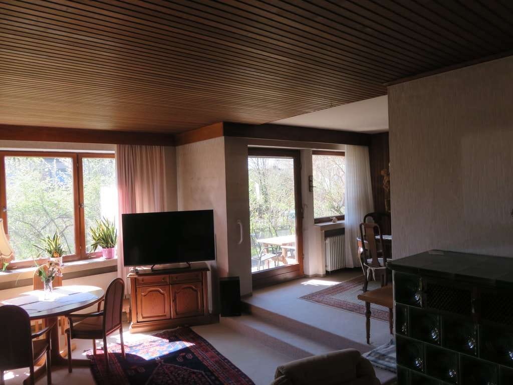 Immobilie in Tirschenreuth - Helles Einfamilienhaus mit Garten und Garage in Top-Wohnlage - Bild 4