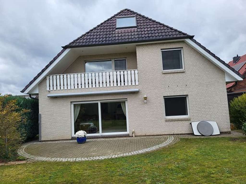 Immobilie in Asendorf - Junges Zweifamilienhaus mit Doppelgarage und großer Bürofläche - Preis auf Nachfrage. - Bild 1