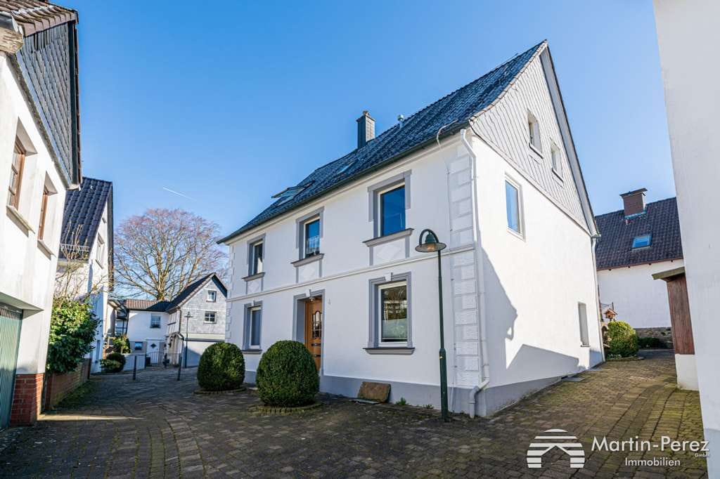 Immobilie in Breckerfeld - Gepflegtes Dreifamilienhaus 
(Kapitalanlage und/oder Eigennutzung) - Bild 2