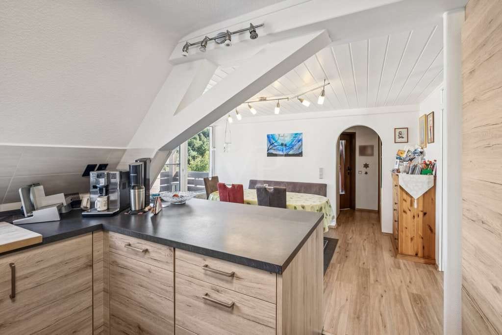 Immobilie in Mauschbach - Ehemaliger Bauernhof mit großem Wohnhaus, vielseitigen Nebengebäuden und großzügigem Grundstück - Bild 1