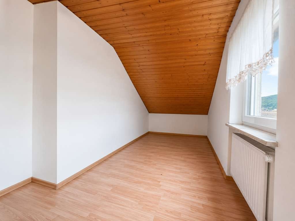 Immobilie in Lohr am Main - Attraktive 3-Zimmer-Wohnung im Dachgeschoss mit Stellplatz und Keller! - Bild 5