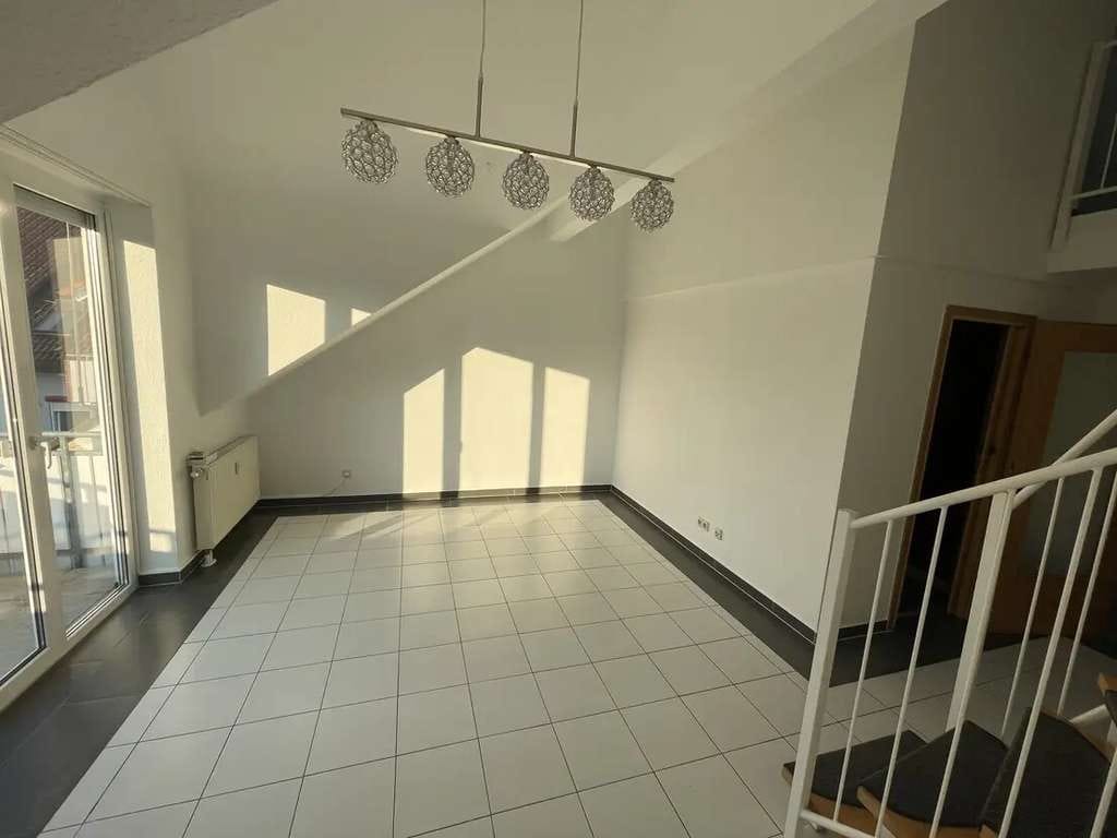 Immobilie in Bad Friedrichshall - Stilvolle Maisonettewohnung: Viel Raum auf zwei Ebenen mit 2 Balkonen - Bild 2