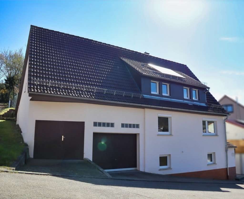 Immobilie in Rohrdorf - Charmantes Einfamilienhaus mit Scheune in Rohrdorf sucht neuen Eigentümer. - Bild 2