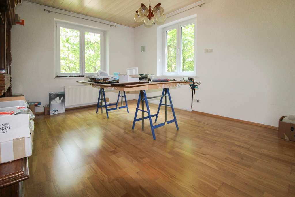 Immobilie in Albstadt - Einfamilienhaus mit Einliegerwohnung und sehr großem Grundstück - Bild 3