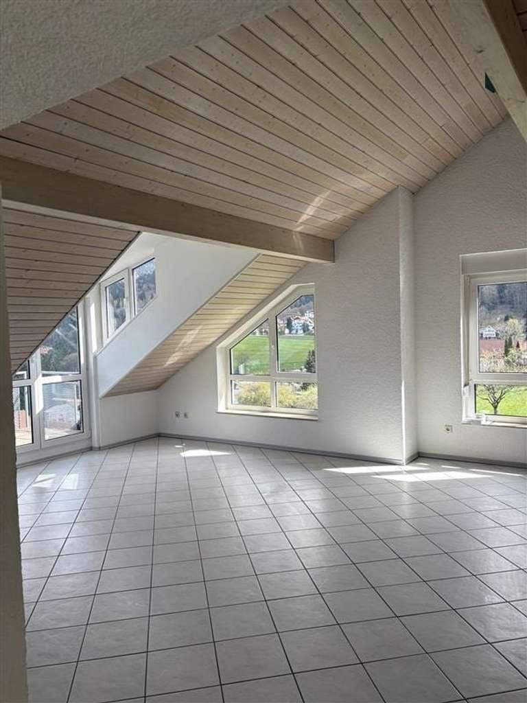 Immobilie in Bühlertal - Charmante Dachgeschosswohnung in Bühlertal! - Bild 3