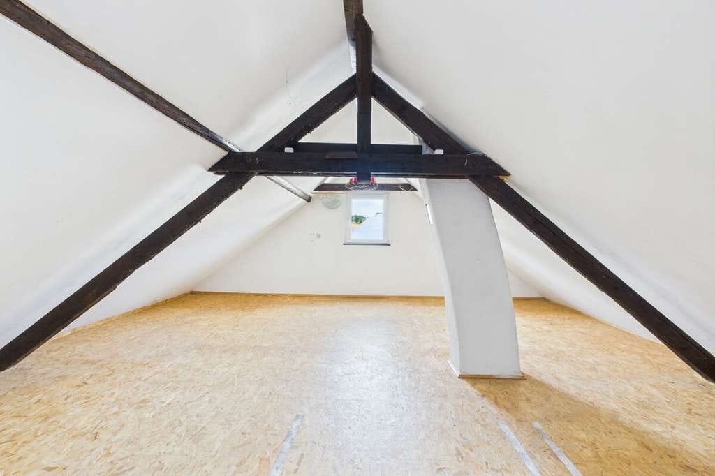 Immobilie in Ulmen - Für Pferdefreunde – Wohnhaus mit Stallungen und Nebengebäude - Bild 3