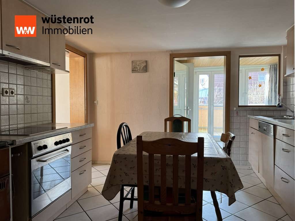 Immobilie in Gomadingen - CHARMANTES BAUERNHAUS MIT SCHEUNE, GROßEM BALKON & AUSBAUPOTENTIAL - Bild 2