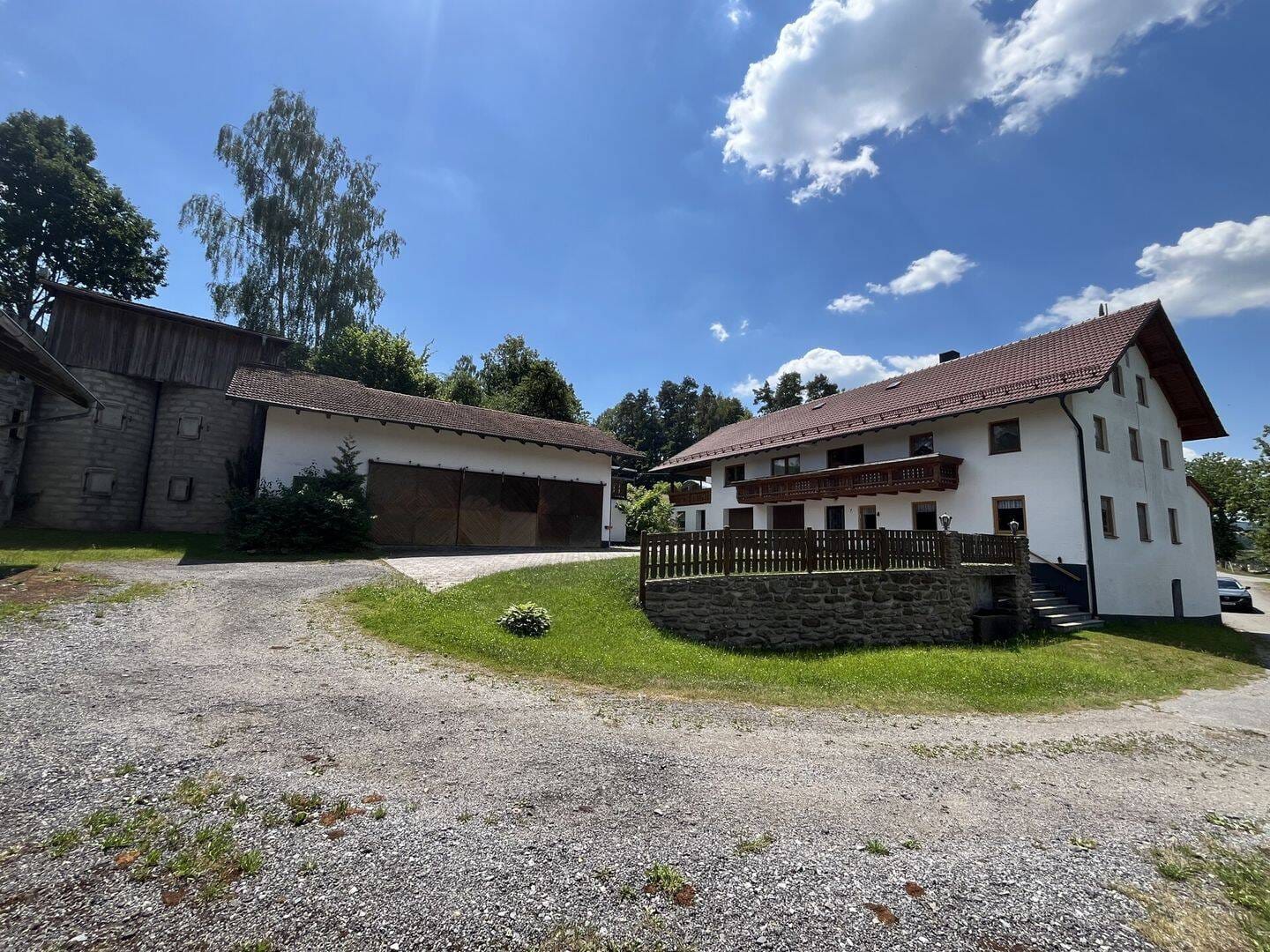 Immobilie in Stallwang - Landwirtschaftliche Hofstelle in der Nähe von Stallwang / ruhige Lage - Bild 0
