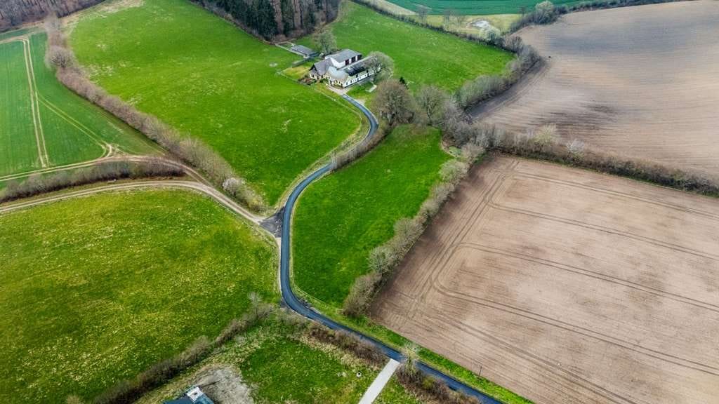 Immobilie in Böklund - Dein Traum vom Landleben: Resthof mit 6 Hektar Grünland in Böklund - Bild 1