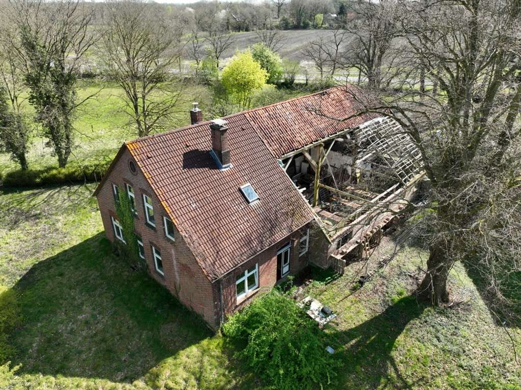Immobilie in Rastede - Resthof mit großem Grünland – Sanierungsobjekt mit viel Potenzial und über 12.000 m² Grundstück - Bild 0