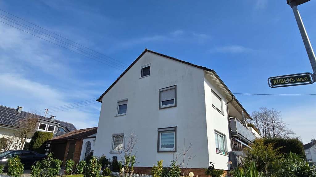 Immobilie in Kirchheim unter Teck - *** Dachgeschosswohnung mit 39 m² in sehr guter Lage – ideal für Singles oder Kapitalanleger *** - Bild 1