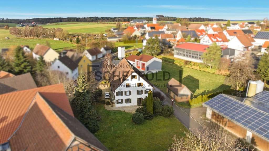 Immobilie in Allmannsweiler - Seltenes Angebot! Ländliches Einfamilienhaus mit Baugrund, Acker und Wiesen auch für nicht Landwirte - Bild 2