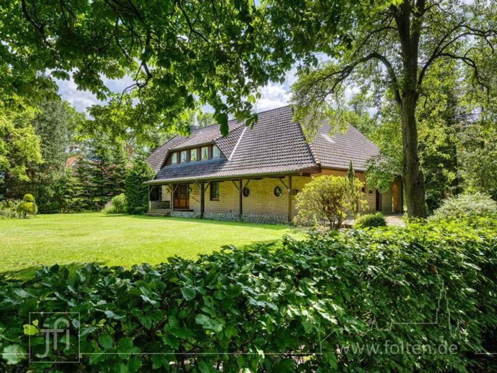 Immobilie in Uplengen - Ankommen und Wohlfühlen: Großzügiges Einfamilienhaus auf einem Traumgrundstück - Bild 0