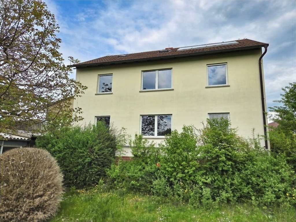 Immobilie in Hofheim in Unterfranken - Ortsrandlage mit Panoramablick - Gepflegtes ZFH (Wfl. 150 m²) mit Gartengrundstück (799 m²) von H - Bild 4