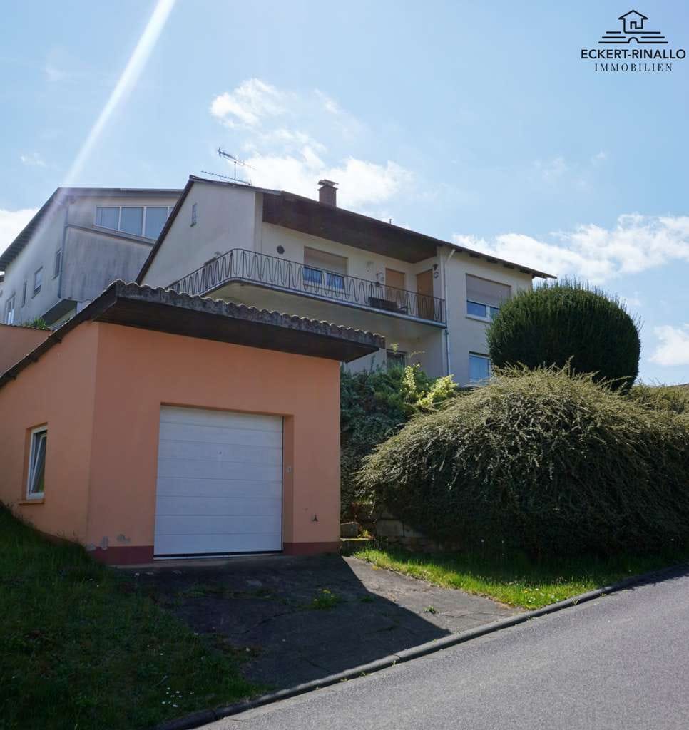 Immobilie in Lützelbach - Eckert-Rinallo Immobilien: Freistehendes Haus mit tollem Ausblick am Ortsrand von Seckmauern - Bild 3