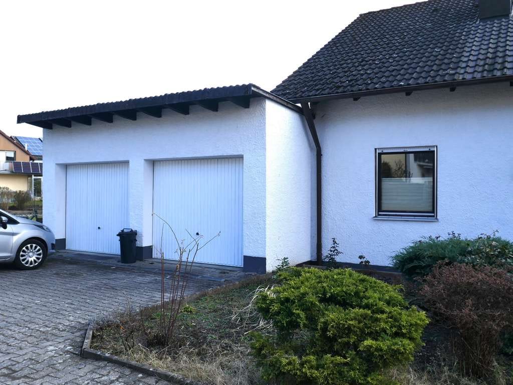 Immobilie in Nittendorf - DHH in sonniger Hanglage freut sich auf neue Bewohner - Bild 1