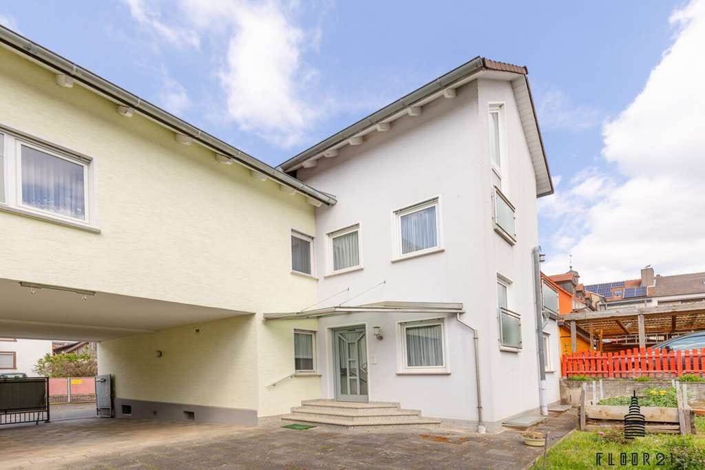 Immobilie in Kleinostheim - Gepflegtes 3-Familienhaus mit Ausbaupotential, saniert und sofort verfügbar! - Bild 2