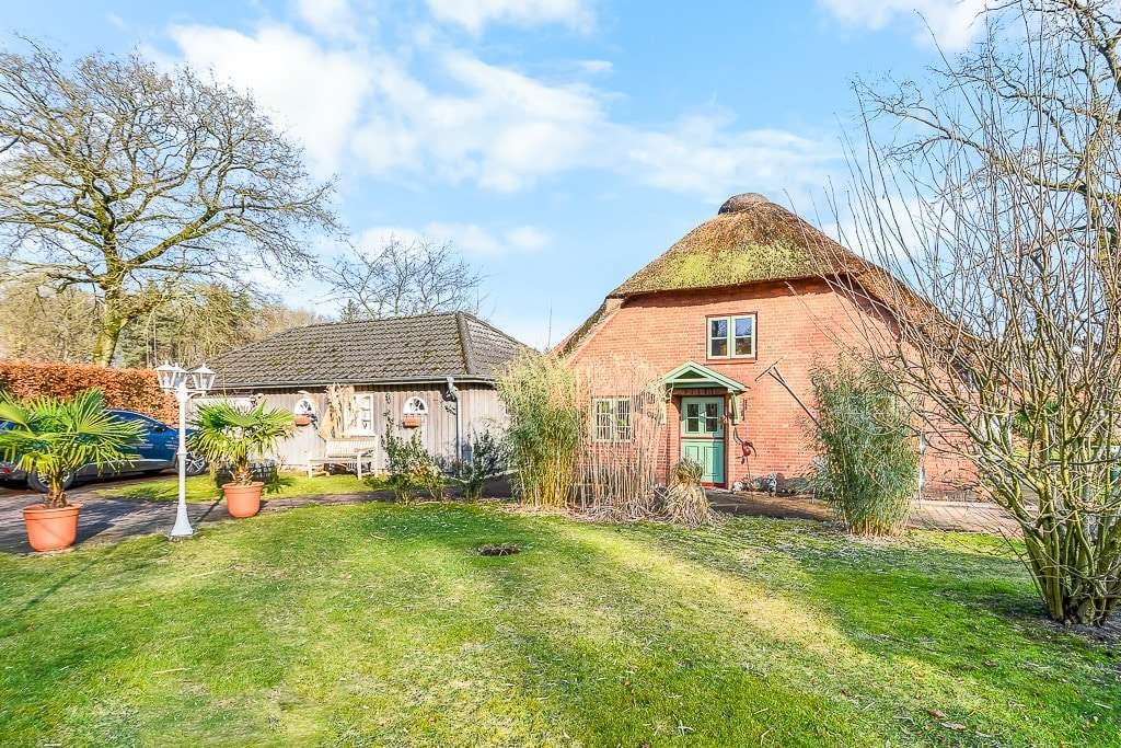 Immobilie in Süderlügum - Charmantes Reetdachhaus mit Ferienwohnung - Bild 4