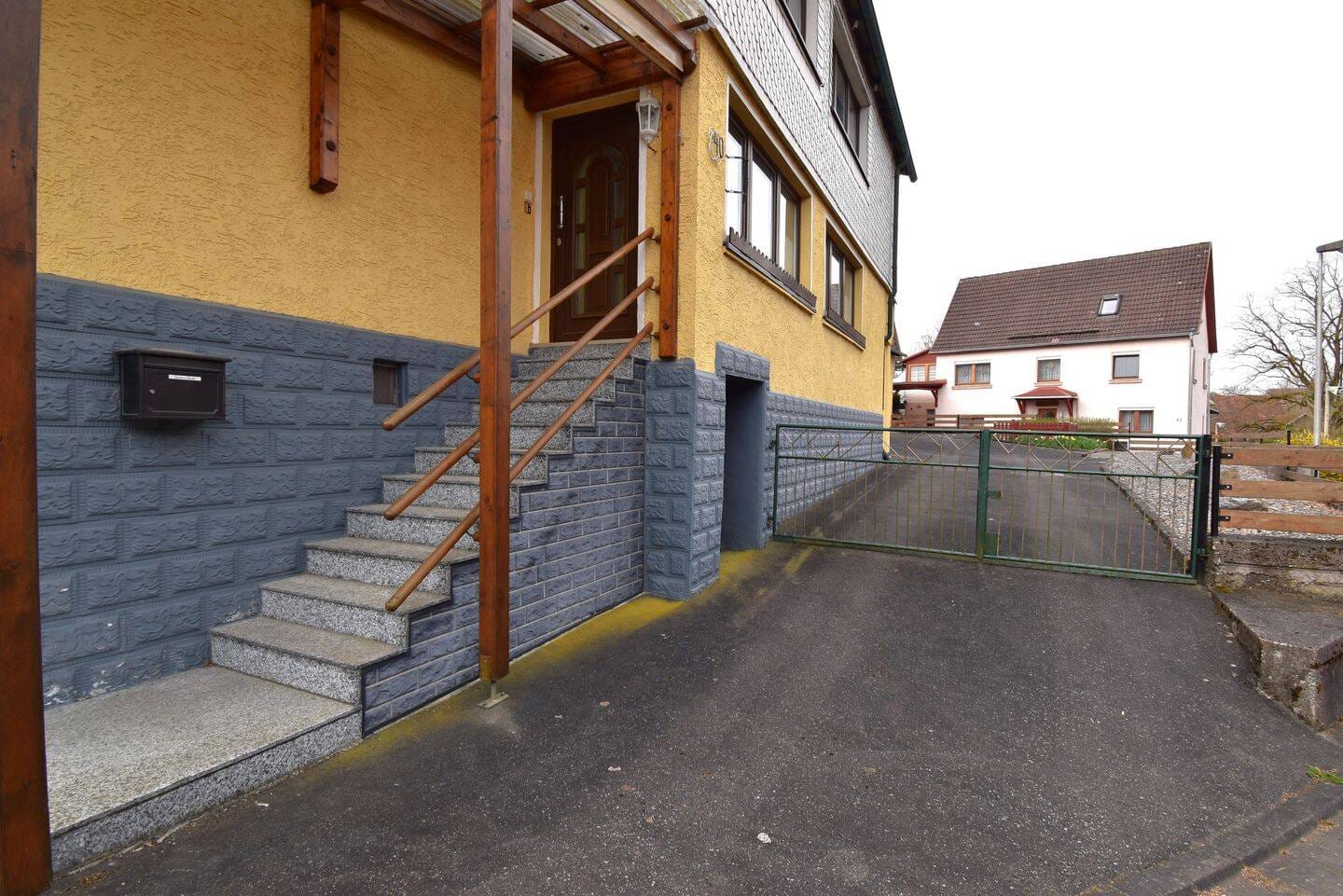 Immobilie in Beinerstadt - Freistehendes Einfamilienhaus mit 3 Garagen! - Bild 3